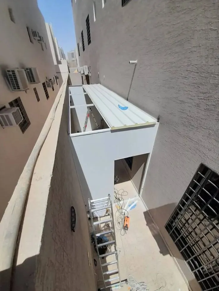 ملاحق ساندوتش بنل  للحدائق والأسطح في الرياض