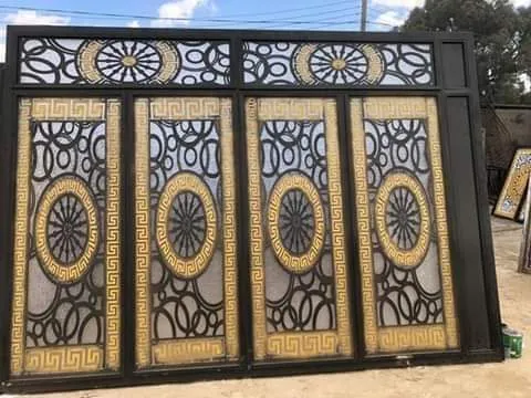 تركيب أبواب حديد حديثة تناسب الفلل في الرياض