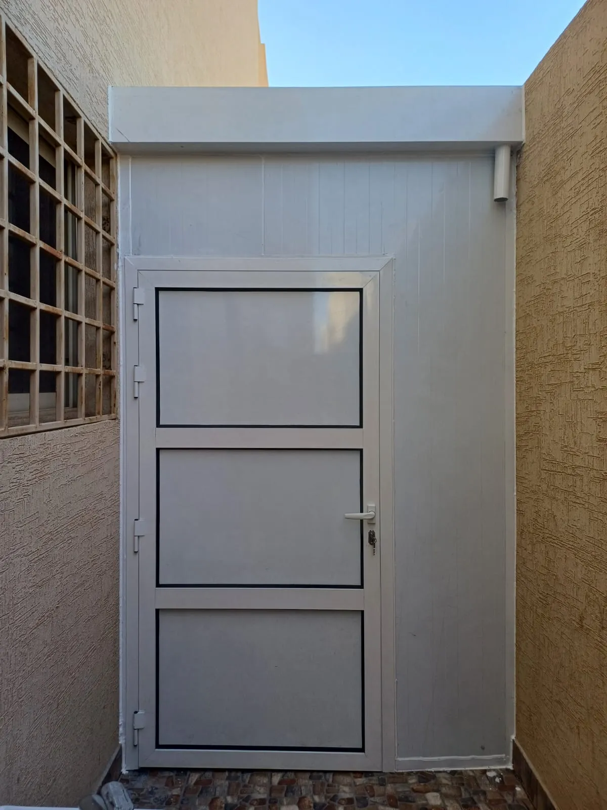 بناء غرف ساندوتش بنل|فني تركيب ألواح ساندوتش بنل الرياض