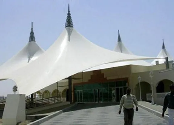 أنواع مظلات السيارات المناسبة لمناخ الرياض