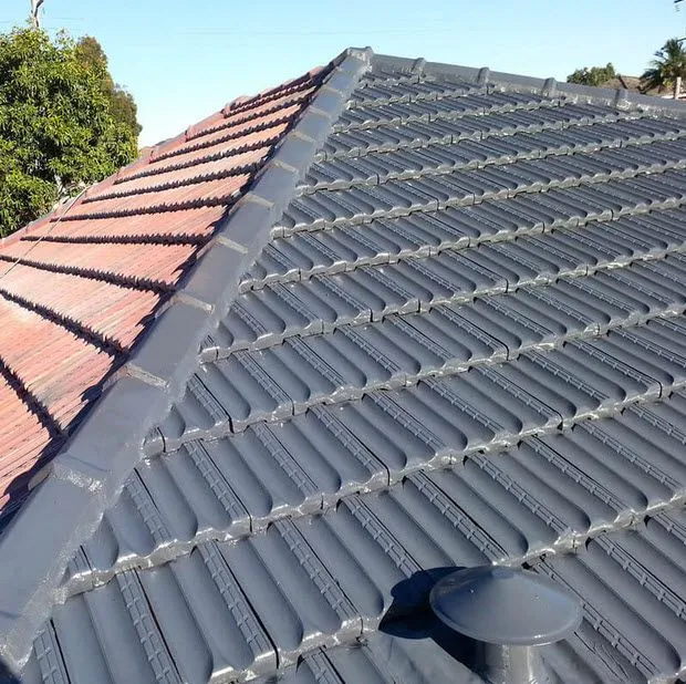 تركيب قرميد فلل واستراحات بالرياض – حماية قوية ومظهر أنيق