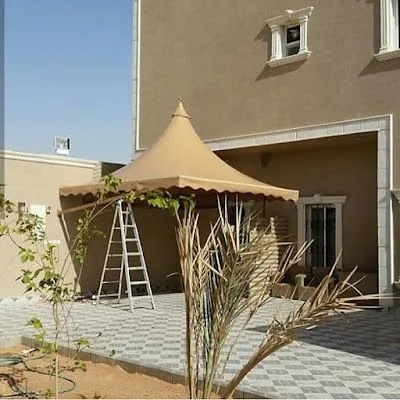 تصميم مظلات سيارات  هرمية بالرياض